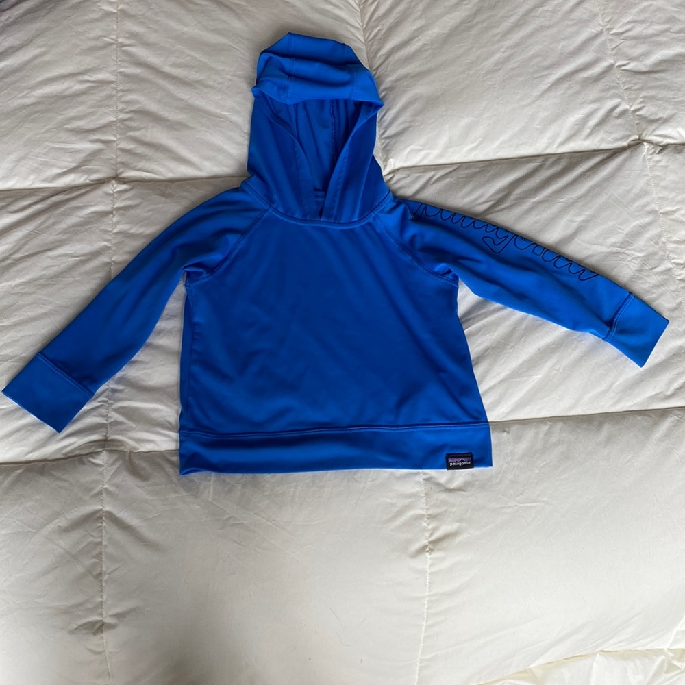 Hardly ever worn 12-18 month sun shirt.